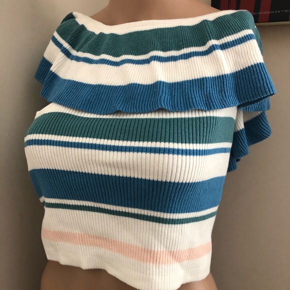 Cropped horizontal knit sweater - Picture 2 of 5
